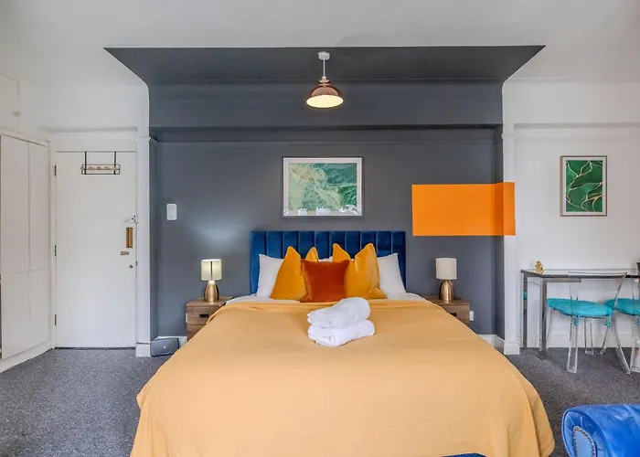 Sea View I Central Brighton Location I Sleep 3 I Next To Brighton Beach